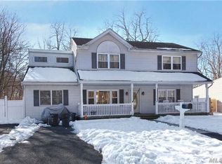 8 Shorehaven Blvd, Ronkonkoma, NY 11779