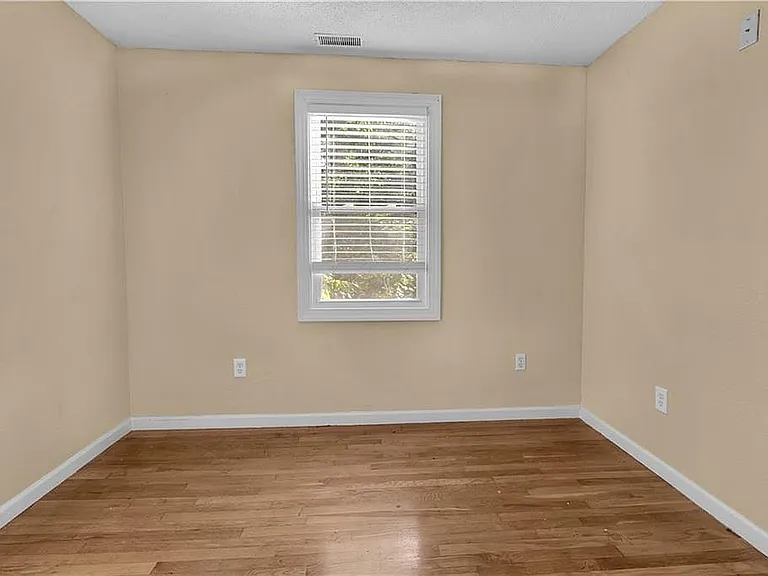 818 19th Pl — Photo 14
