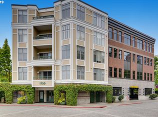 1730 S Harbor Way #302, Portland, OR 97201