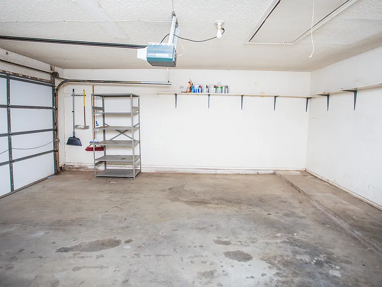 3401 Essex Ave — Photo 10