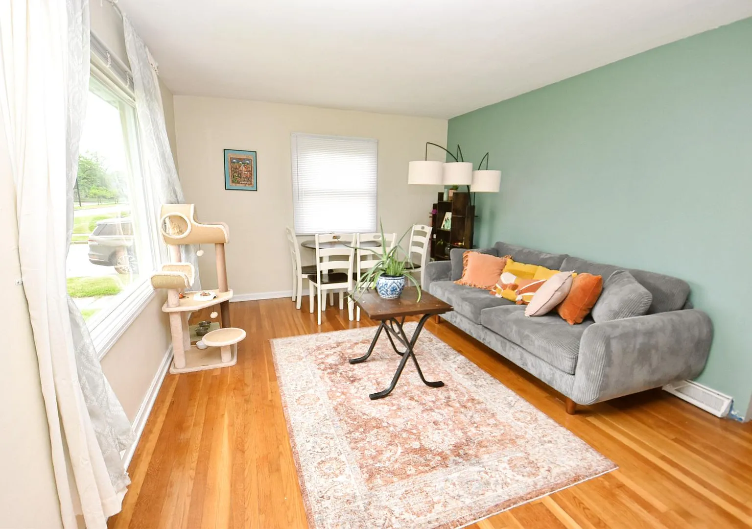 Fully furnished home, 3 bedroom 2 full baths — Photo 2