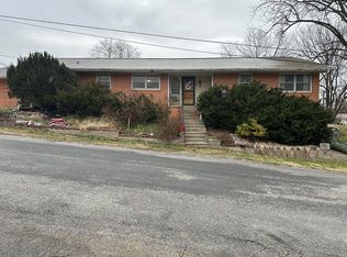 202 S 5th St, Vienna, IL 62995