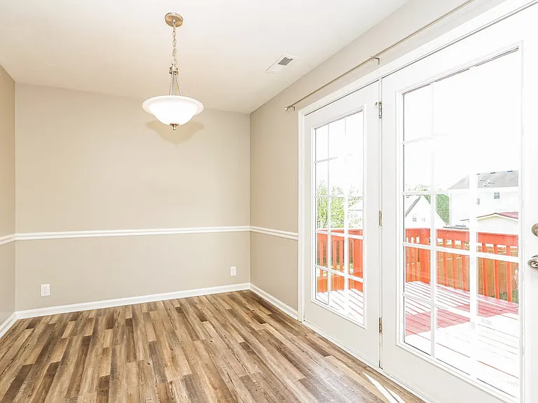 1007 Cheryl Ln — Photo 6