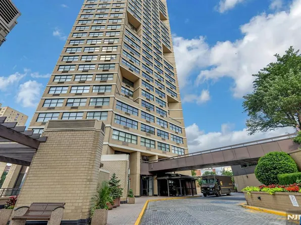 7000 Boulevard East APT 39G, West New York, NJ 07093