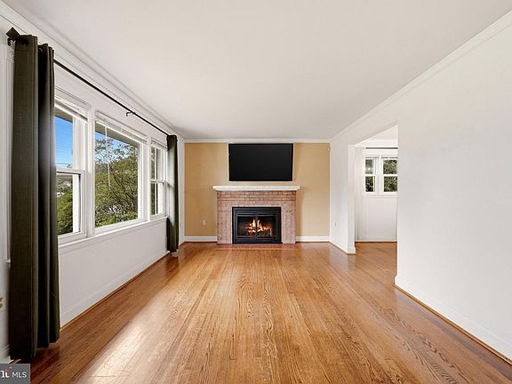 3rd image of 5905 Ridge View Dr