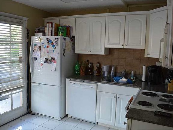 3rd image of 10794 N Kendall Dr APT B21