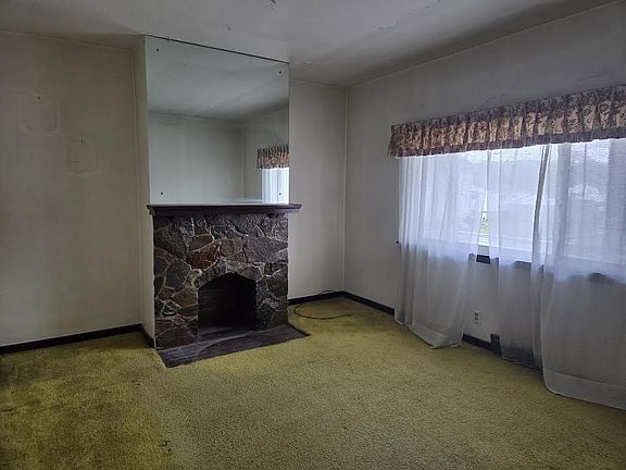 5th image of 800 Summit St