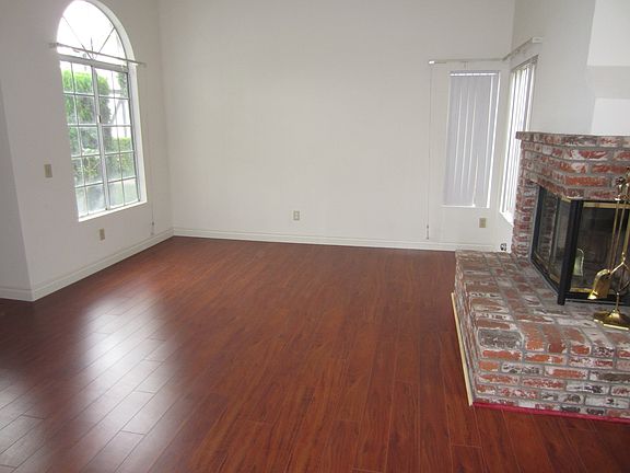 3rd image of 185 N Plymouth Way