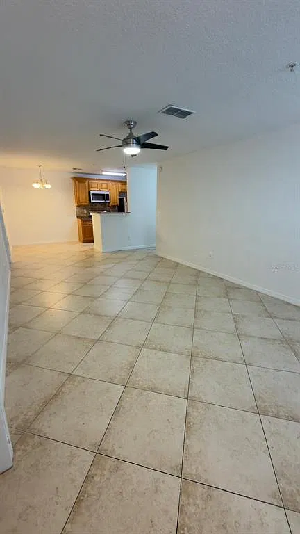 2 bed, 2.0 bath, 996 sqft, $1,650 — Photo 2