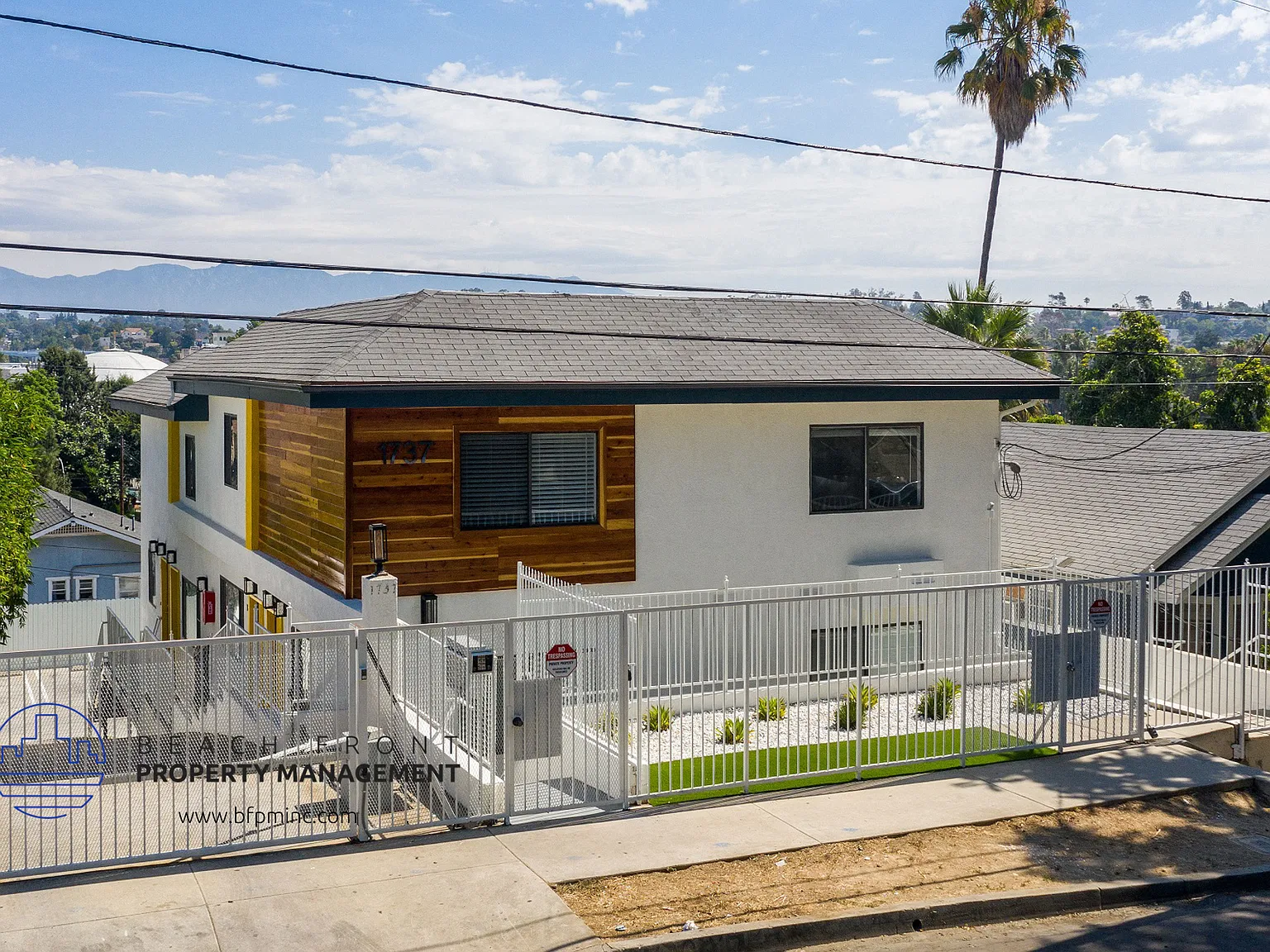 1737 Kent St — Photo 1