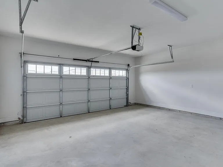 206 Topaz #1502 — Photo 36