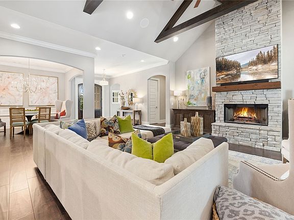 4th image of 3094 E Crestline Pl