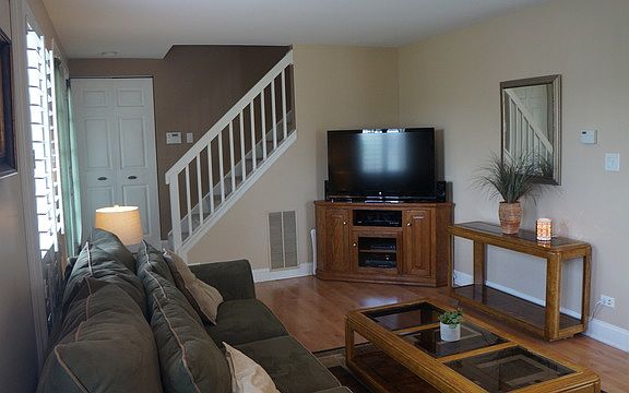 3rd image of 3S012 Timber Dr