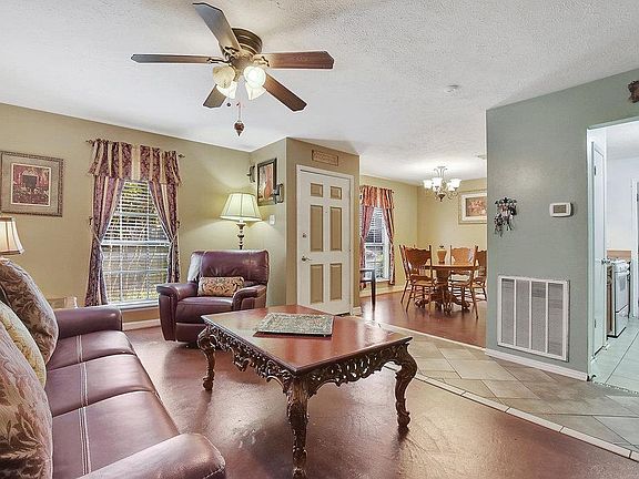 5th image of 35 N Wavy Oak Cir