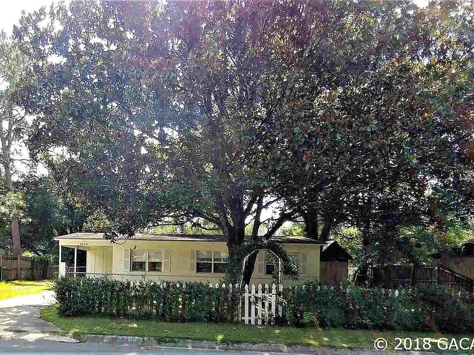 1st image of 2702 NE 11th St