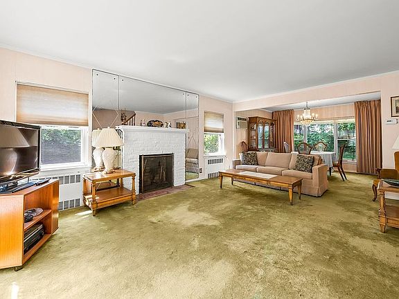 3rd image of 7938 Bell Blvd