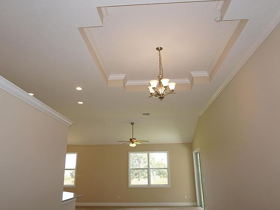 5th image of 327 SW Vista Lake Dr
