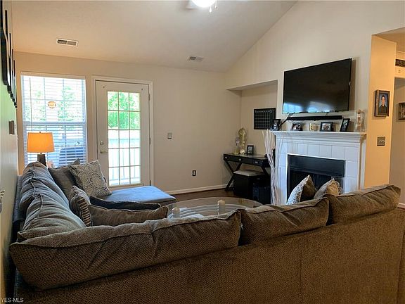 4th image of 15123 Lenox Dr #423
