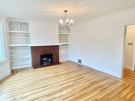 4th image of 608 38th Ave