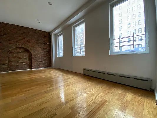 Rented by One New York Realty Inc | media 20