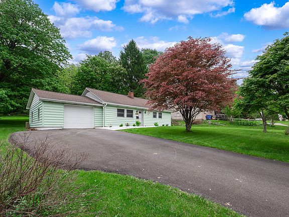 3rd image of 174 Mulberry Ln