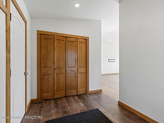 5th image of 5899 Boyer Dr