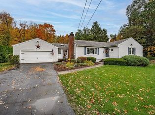 3 Devonshire Dr, Wilbraham, MA 01095