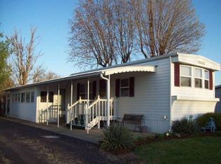 94 Lakeview Ct, Brookville, OH 45309