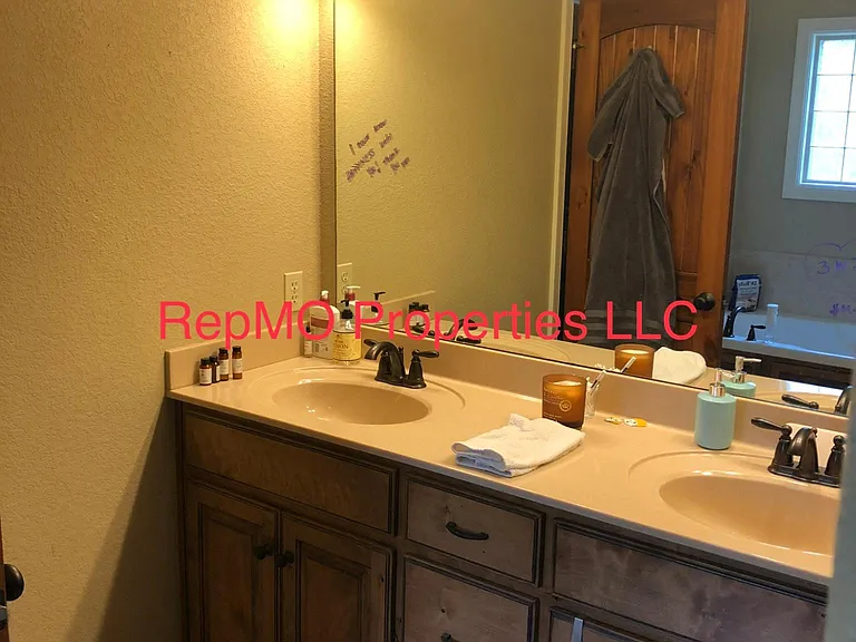 1357 N Vintage Ave — Photo 7