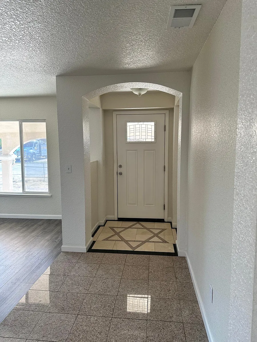 Entrance - S Hinkley Ave