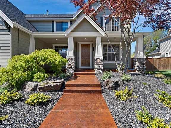 2nd image of 1563 N Estancia Pl