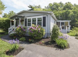 7 Canterbury Ln, Rockland, MA 02370