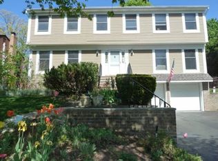 17 Babcock Rd, Mahwah, NJ 07430