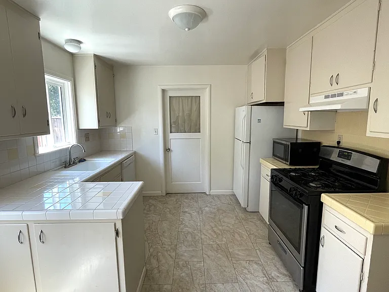 1120 Harrison St — Photo 10