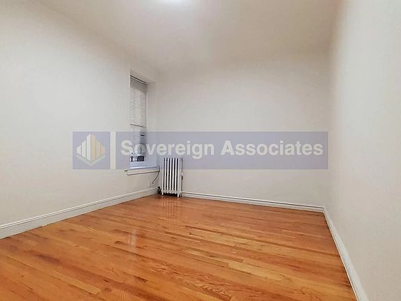 5th image of 187 Pinehurst Ave APT 4E