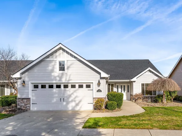 113 Sky Hawk Dr, Eagle Point, OR 97524