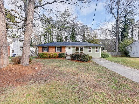 4th image of 541 Lyle Dr SE
