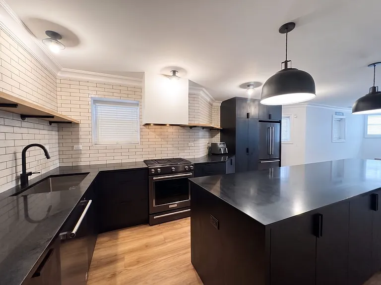 834 W Waveland Ave #G — Photo 1