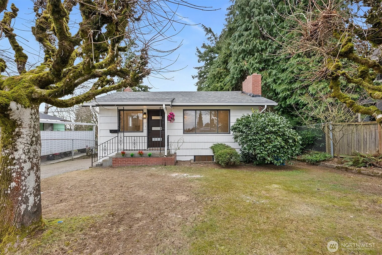 727 S Mason Avenue photo 1