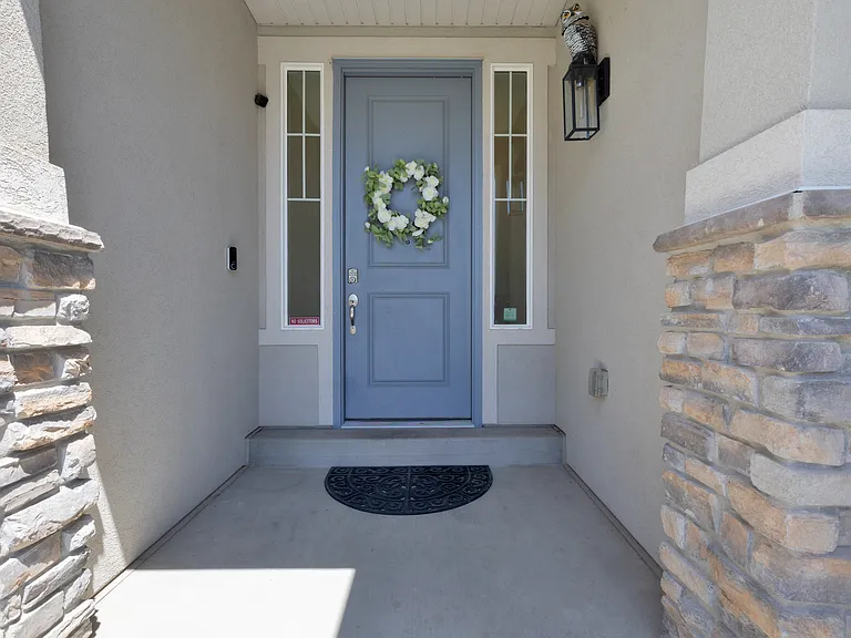 183 E Lake View Dr — Photo 2