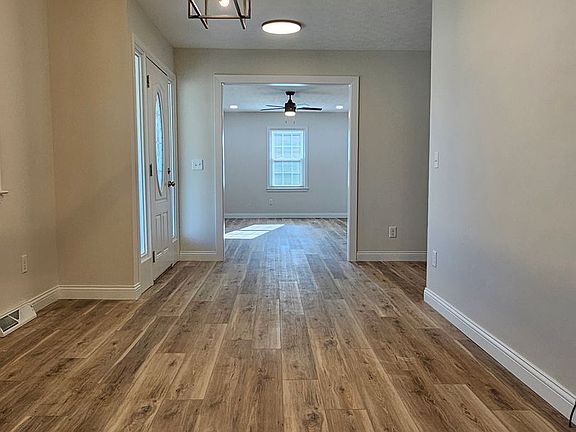 5th image of 395 W Crocus Dr