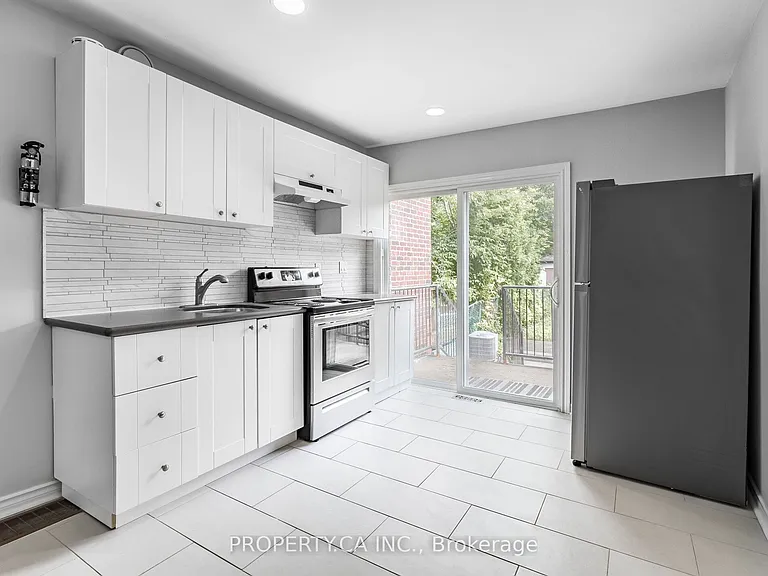 285 Bartlett Ave #MAIN — Photo 3