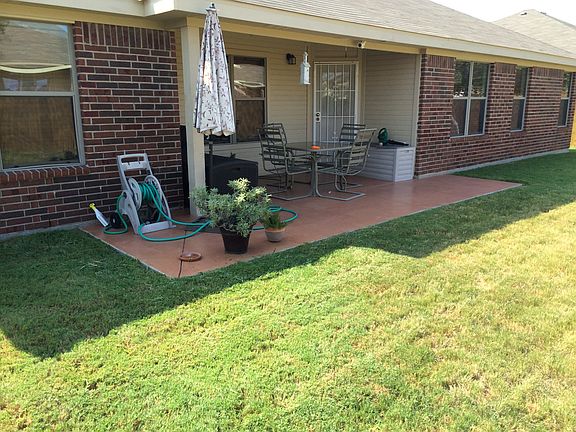 4th image of 2402 Isabelle Dr
