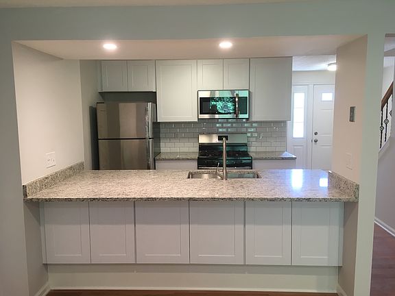 5th image of 130 Maria Ave #7B