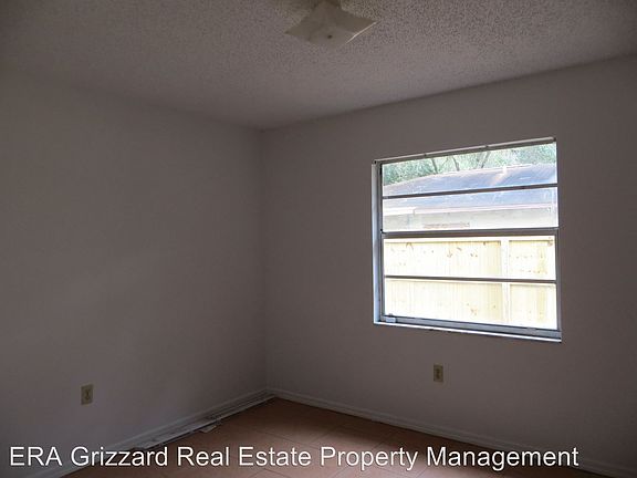 4th image of 1723 Birchwood Cir APT 2