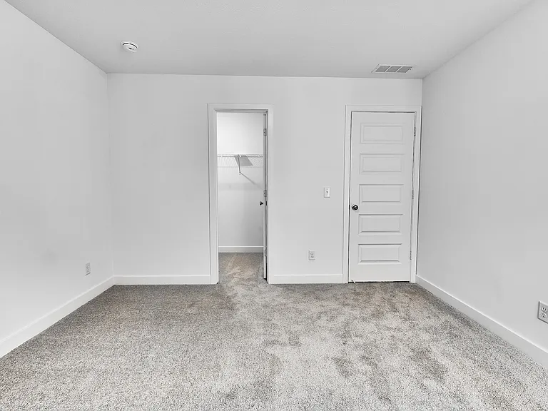 425 Eisenhower St — Photo 50
