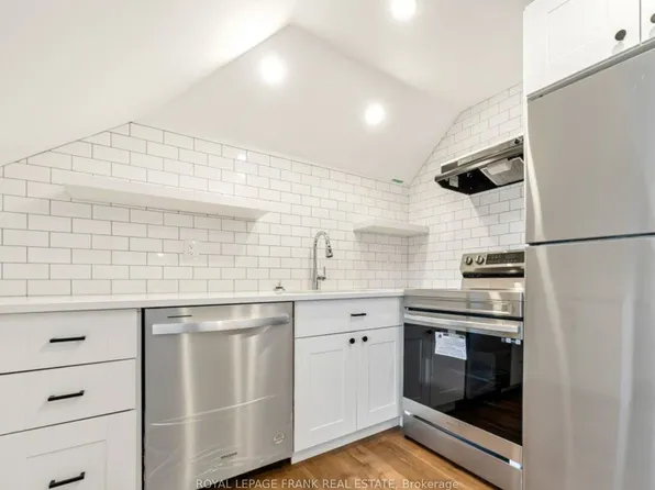 622 Simcoe St N Floor 3, Oshawa, ON L1G 4V4