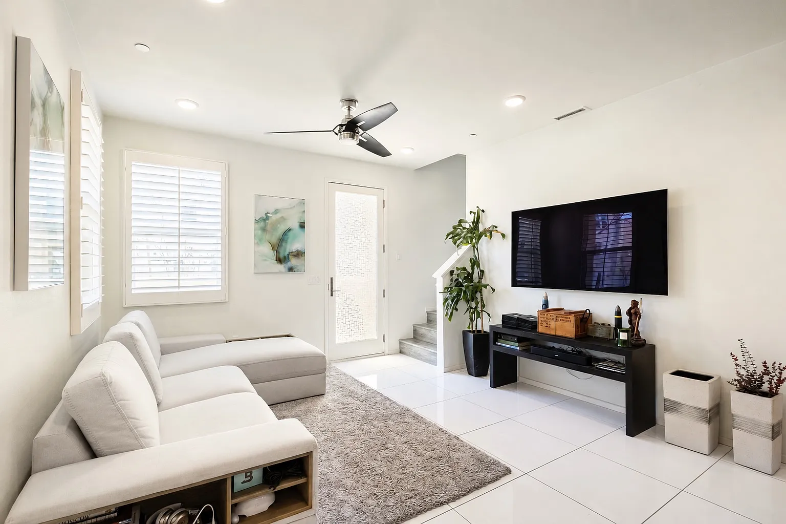 3 bed, 1851 sqft, $2,050 — Photo 1