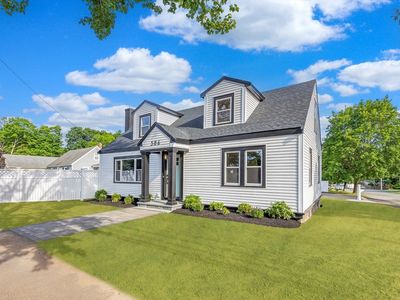 586 Lowell St, Peabody, MA, 01960