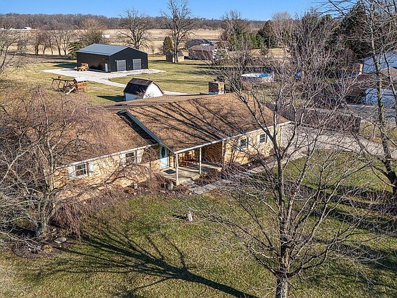 2nd image of 1879 Simpson Rd